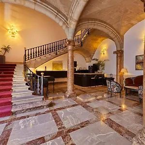 4* Hotel Born